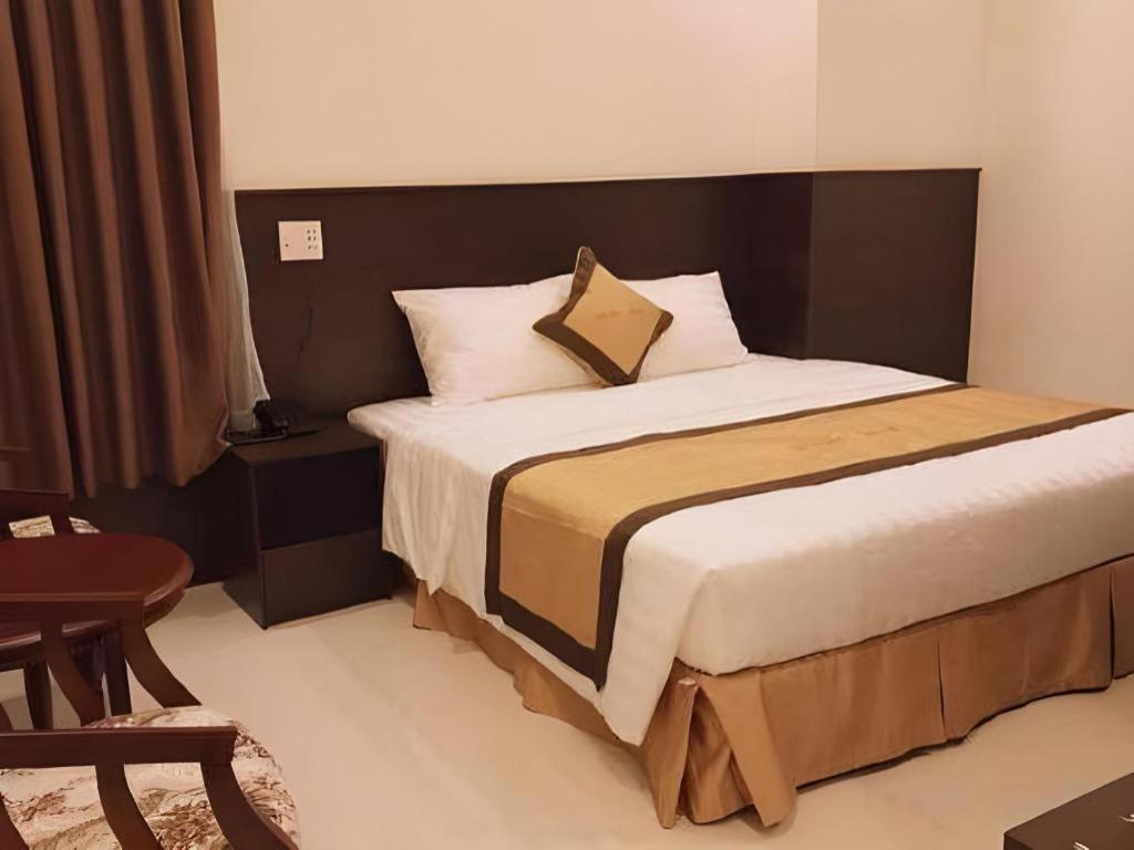 Lucky Star Hotel Buon Ma Thuot Exterior photo