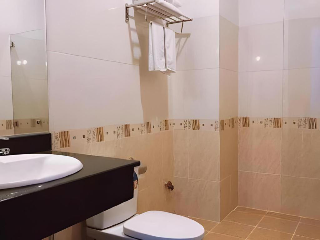 Lucky Star Hotel Buon Ma Thuot Exterior photo